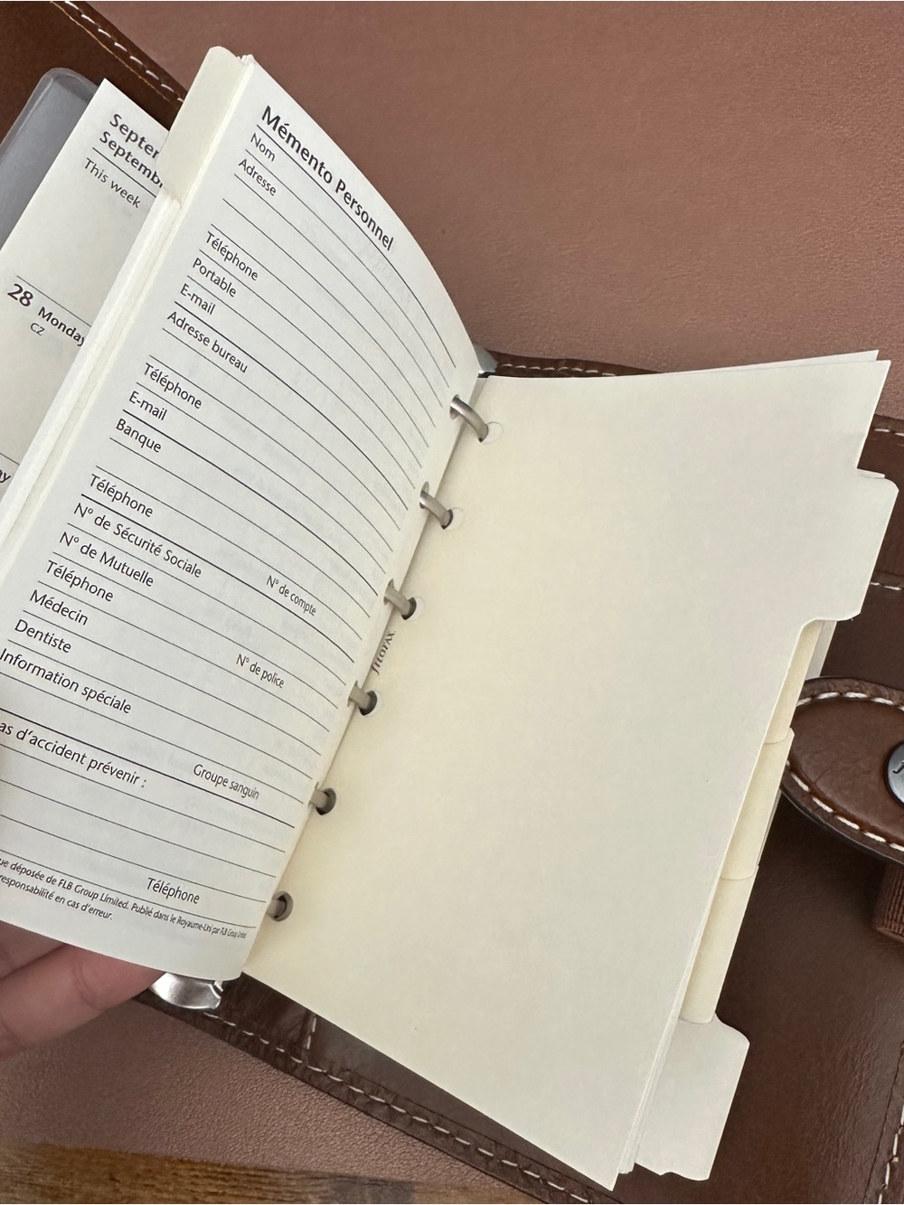 Filofax Pocket Leather Organizer Brown + 2026 Inserts, Refills & Hole Punch - Picture 4 of 14